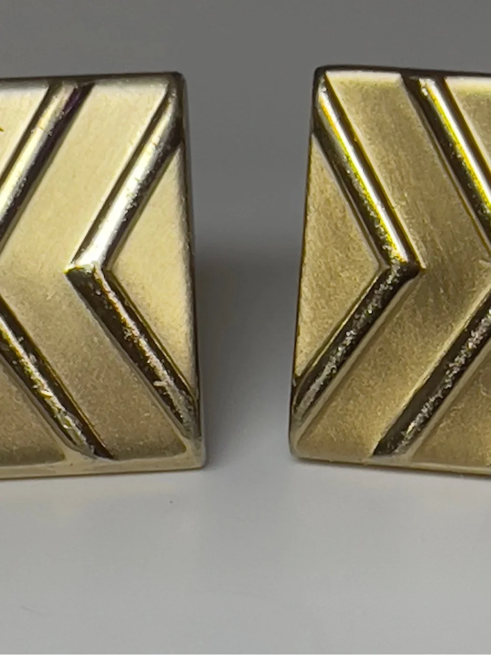 Vintage Swank Art Deco Chevron Men’s Cufflinks Rectangle Textured Gold Tone